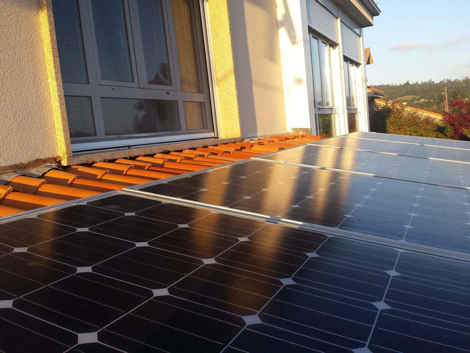 Instalación solar fotovoltaica en vivienda unifamiliar en Orihuela Costa