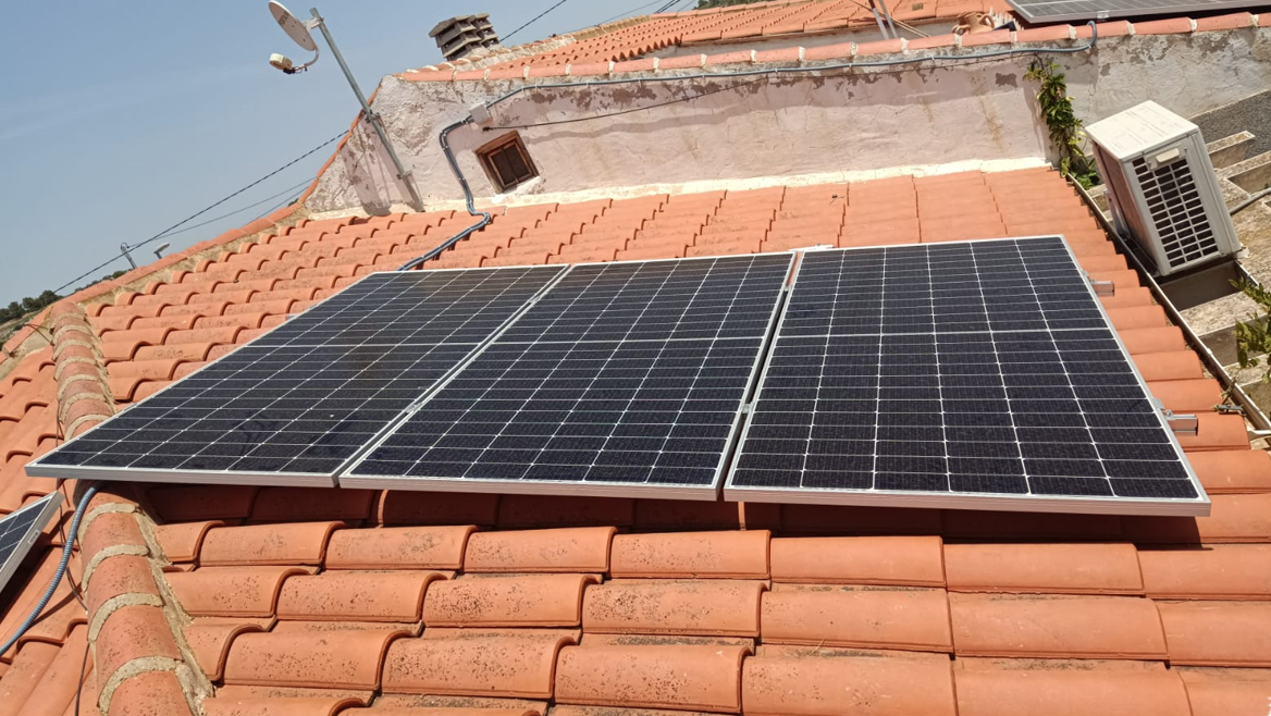 Instalación fotovoltaica y solicitud de subvención CARM en vivienda unifamiliar